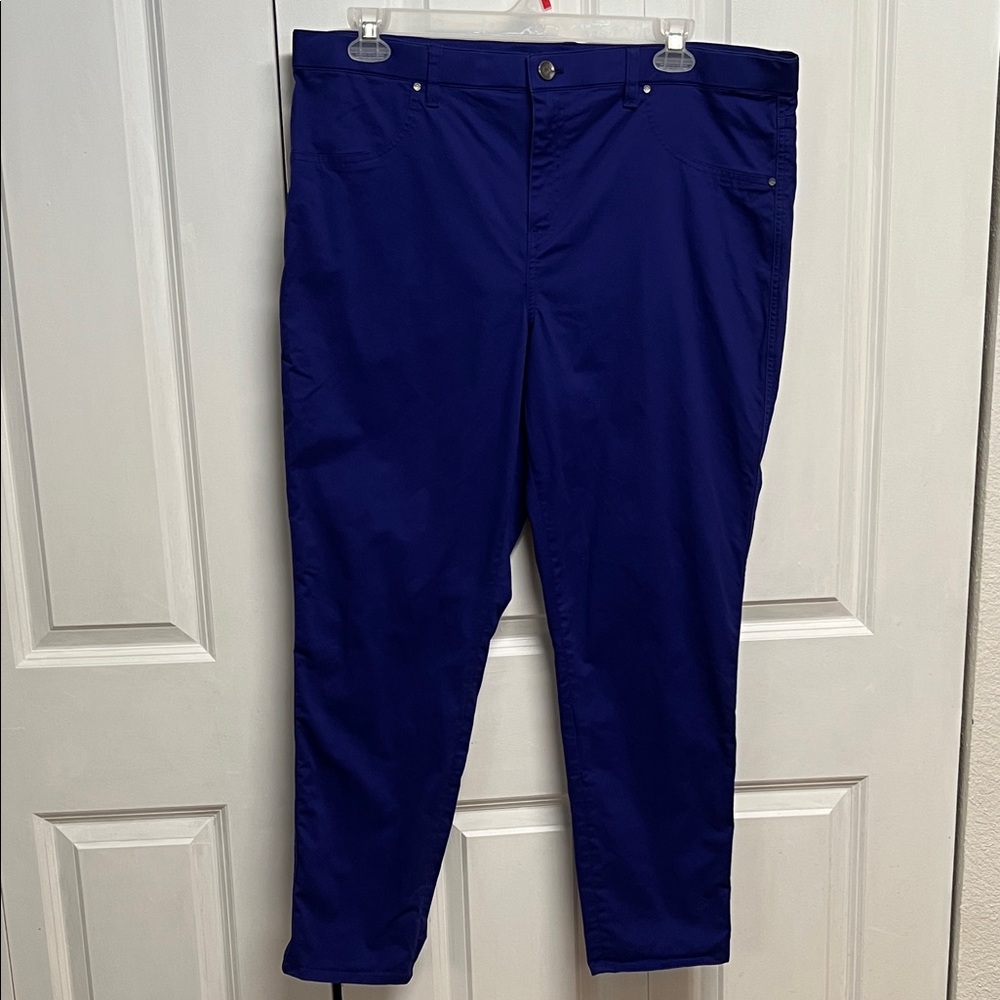 Tahari Violet High Rise Crop Pants Size 16